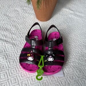 NWT CROCS Hello kitty And Friends Kids Sandals C13